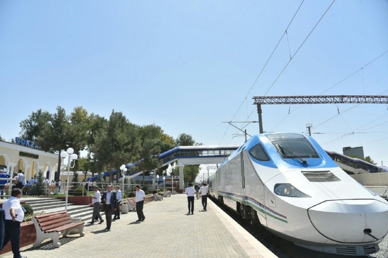 Qarshi-Termiz temir yo‘l uchastkalarini elektrlashtirish loyihasi doirasida bajarilgan ishlar